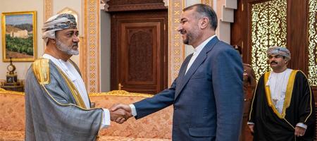 السلطان هيثم بن طارق و حسين أمير عبداللهيان