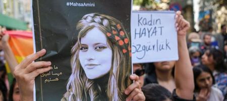 Mahsa Amini'nin ölümünün birinci yılında Af Örgütü'nden İran'a çağrı 