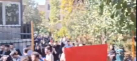 دانشجویان خواجه نصیر تجمع اعتراضی برگزار کردند