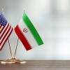 العلم الإيراني والأميركي