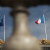 العلم الفرنسي والاوروبي