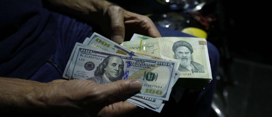 أنهارت قيمة العملة الإيرانية مايقارب من سبعون في المئة  