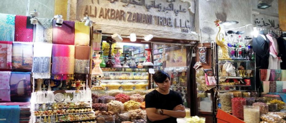 محل لبيع سلع إيرانية في أسواق دبي 