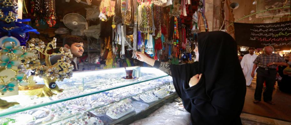 محل بيع مواد أكسسوارات في بازار طهران