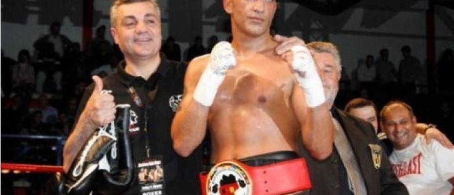 Ünlü Kürt boksörün pasaportuna el konuldu