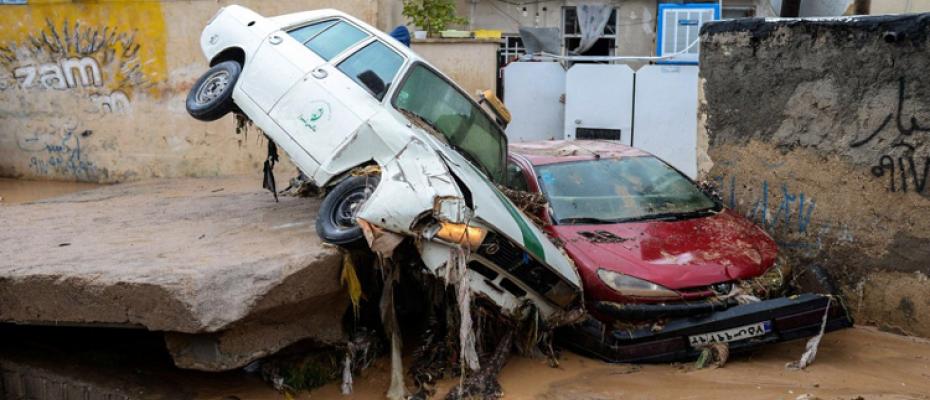 ضربت السيول مدن كثيرة في إيران