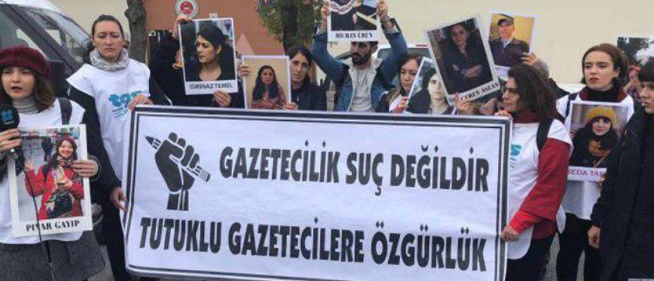 "Türkiye'de 163 gazeteci cezaevinde tutuklu" 