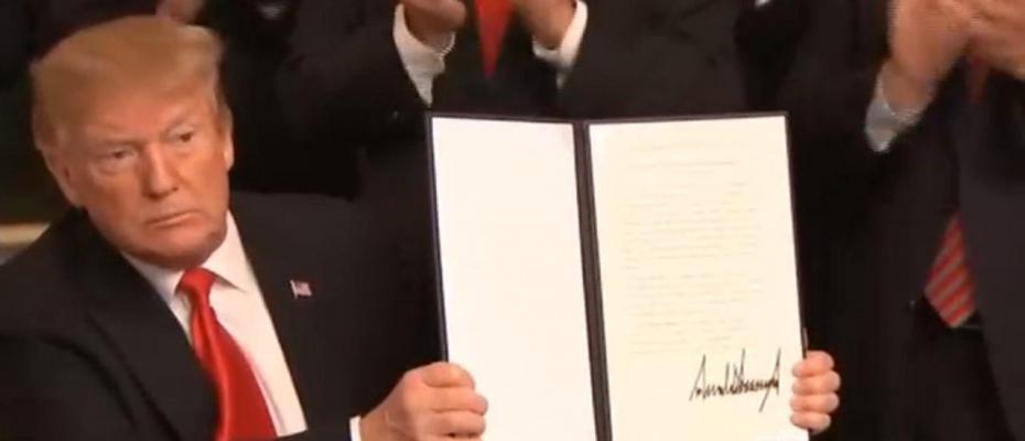 Trump, Golan Tepelerinde İsrail egemenliğini tanıyan belgeyi imzaladı