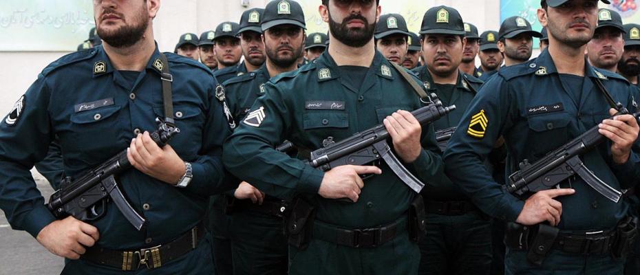 İran, ABD'ye karşı gençleri silahlandırıyor