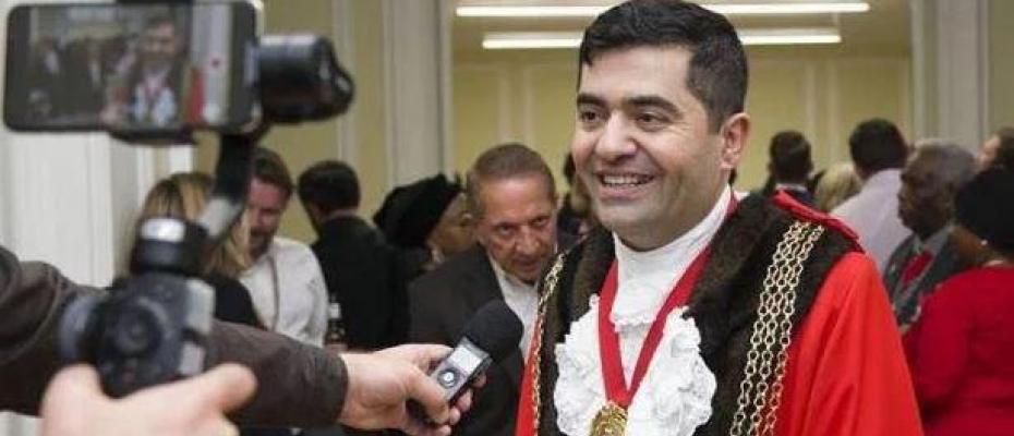 Londra'da ilk Kürt Belediye Başkanı İbrahim Doğuş
