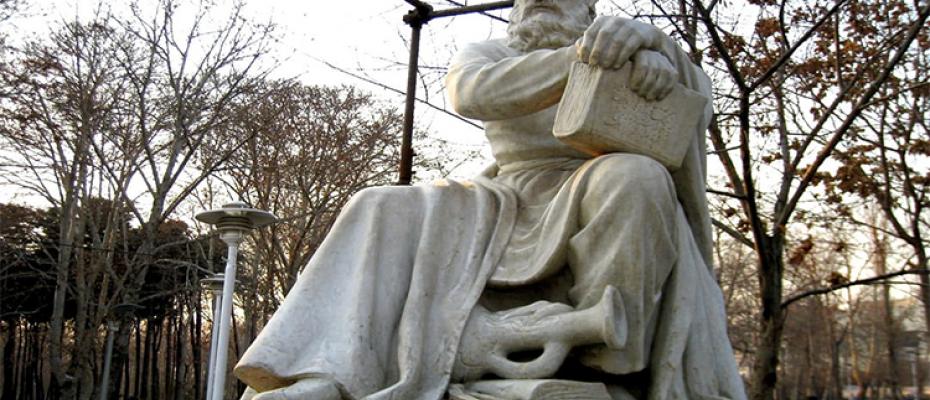تمثال عمر الخيام، الشاعر صاحب رباعيات وعالم فلك