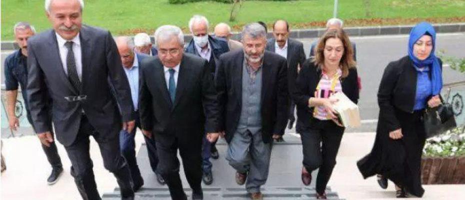 Kürt İttifakı'ndan Diyarbakır Büyükşehir Belediyesi’ne ziyaret