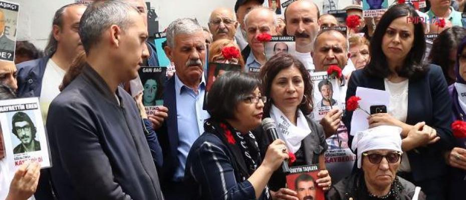 İranlı kayıp yakınlarından Cumartesi Anneleri'ne destek