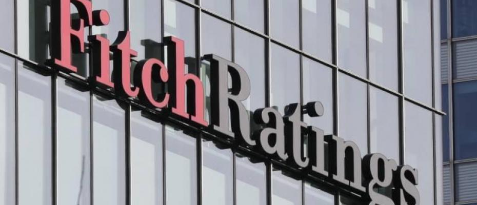 Fitch, Türkiye’nin kredi notunu ‘eksi’ye düşürdü