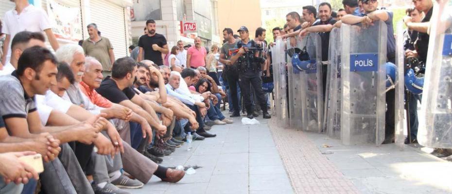 Türk kayyumları protesto eylemleri devam ediyor