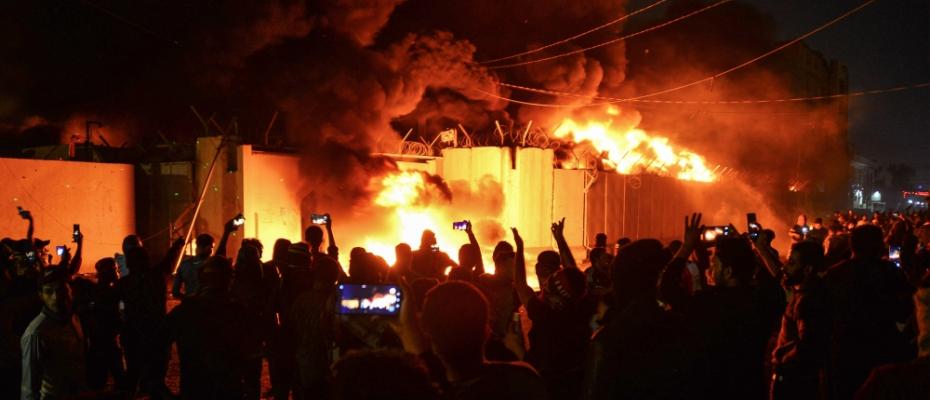 Protesters burned down Iranian consulate in Najaf