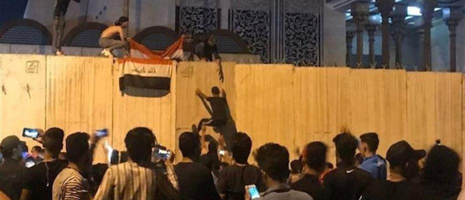 Iraklı protestocular İran rejimi Konsolosluğuna girdi
