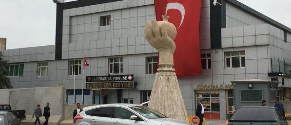 Türk devleti 4 Kürt belediyesini daha gasp etti