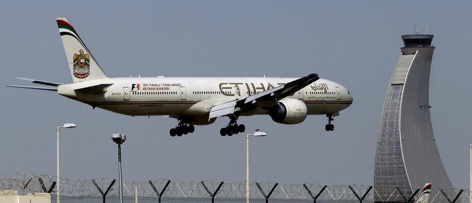 Gulf airlines fly over Tehran despite international divert from Iran airspace