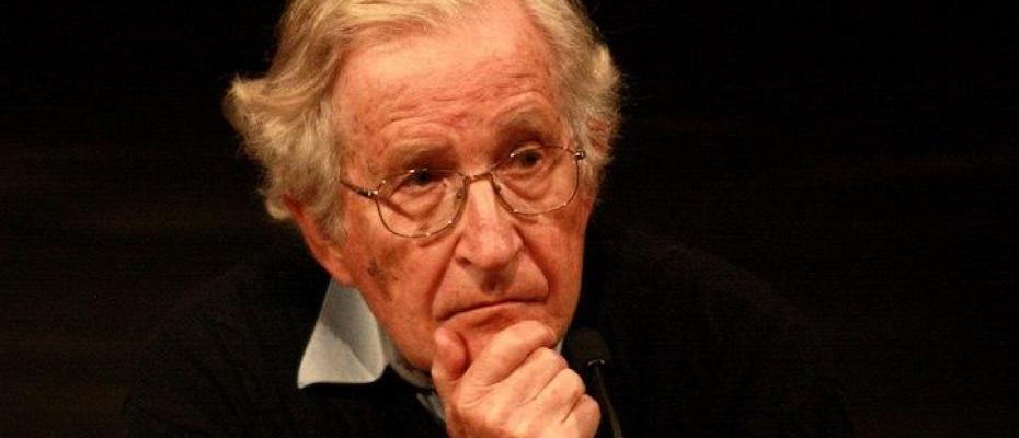 Noam Chomsky: Corona sonrası insanlığı tehlikeli bir süreç bekliyor