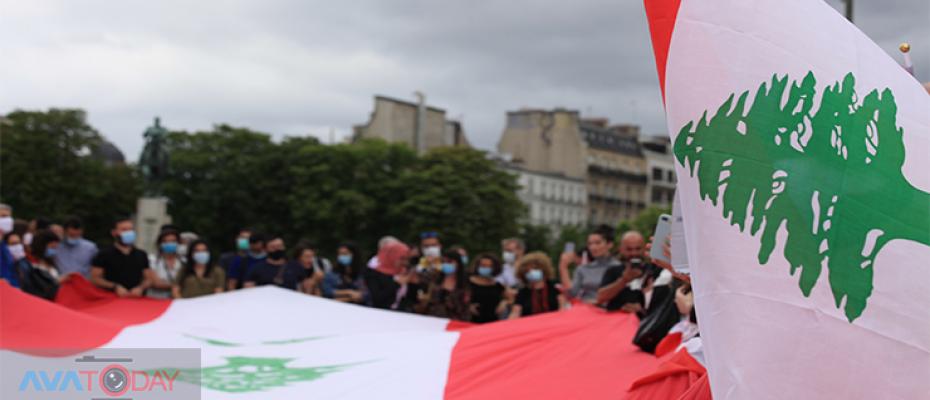 مظاهرة للجالية اللبنانية في باريس