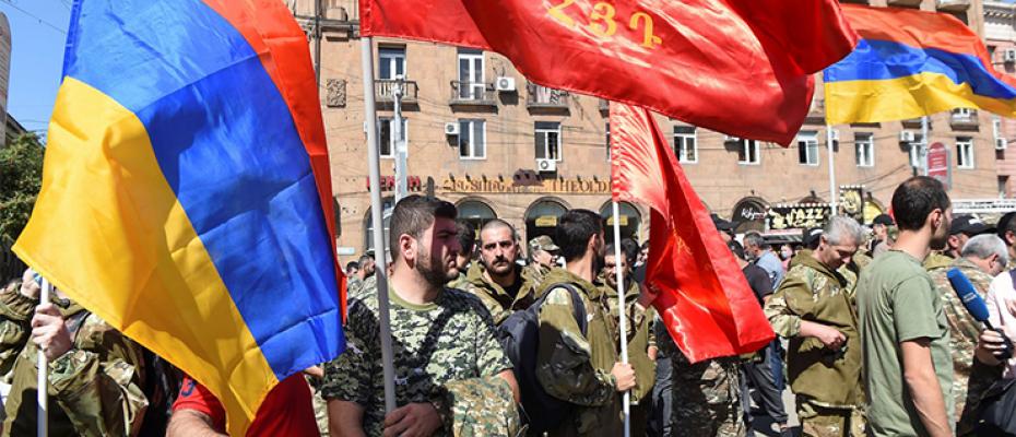 جنود الأرمن في أتم استعداد لمجابهة الآذريين
