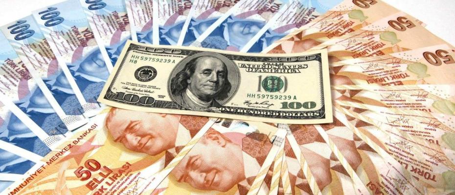 Dolar, Türk Lirası'na karşı 8 seviyesini aşarak tarihi rekor kırdı