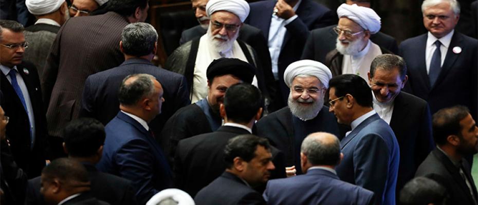 خلافات السياسية تشق الصف الإيراني