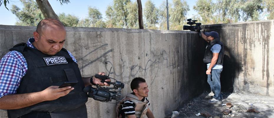 صحفيي من العراق يغطون الأحداث