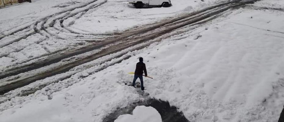 Rojhelat’ta yoğun kar yağışı: Çok sayıda köy yolu kapandı