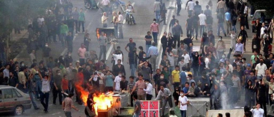 Former official says Iran organized ‘thugs’ to suppress protesters in 2009