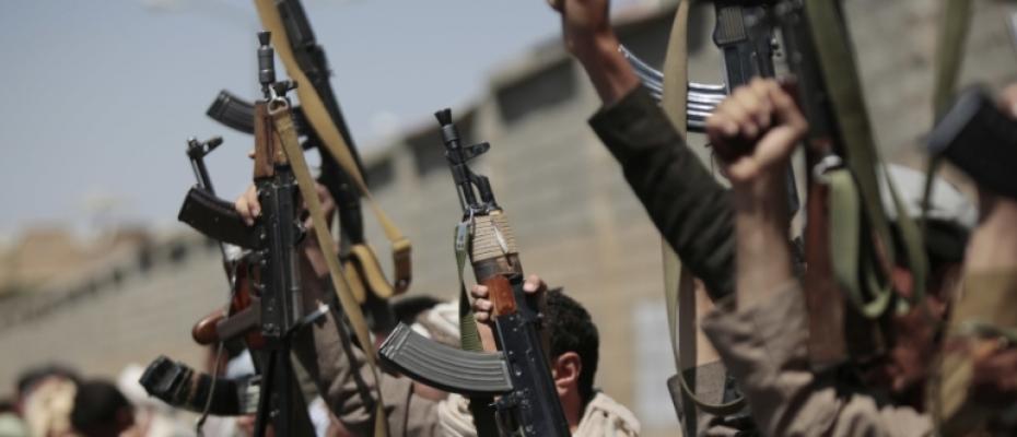 Report: Iran smuggling weapons into Yemen