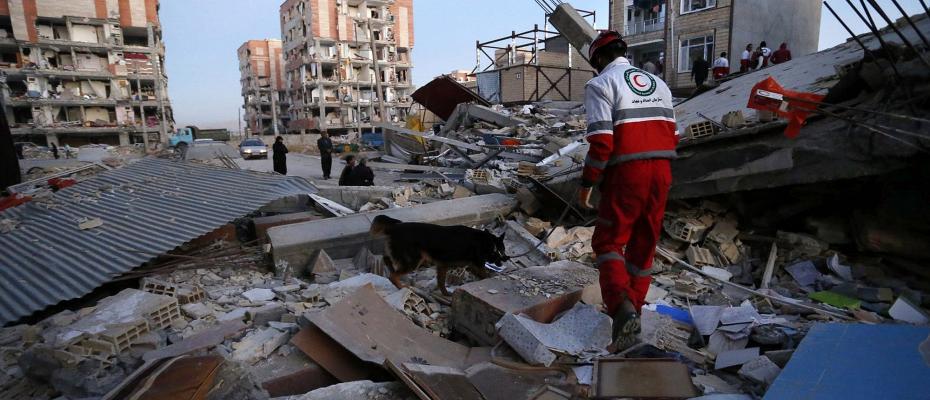   At least five killed as strong earthquake hit Southern Iran 