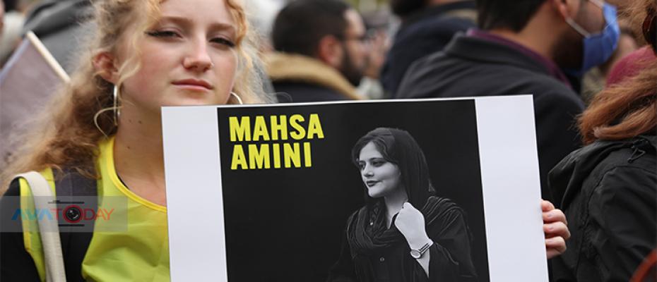 ناشطة من العفو الدولية تدعم الاحتجاجات الايرانية