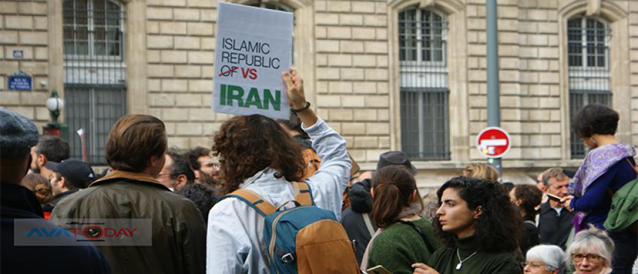 تشهد إيران موجة احتجاجات في الداخل والخارج