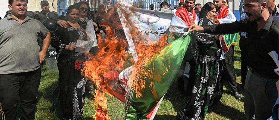 كورد إيران يتظاهرون أمام مقر الأمم المتحدة في اربيل