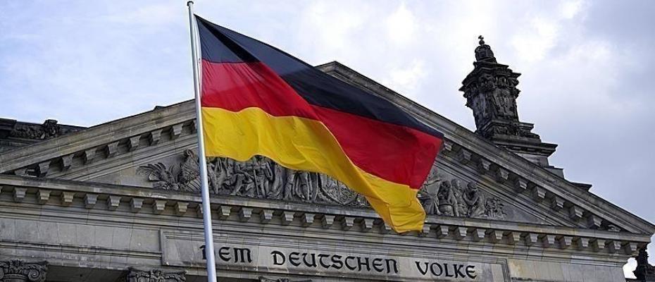 Germany expels two Iranian diplomat over dual national execution