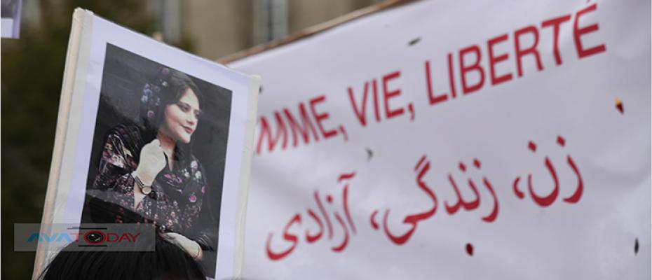 أحتجاجات مناهضة لنظام خامنئي في باريس