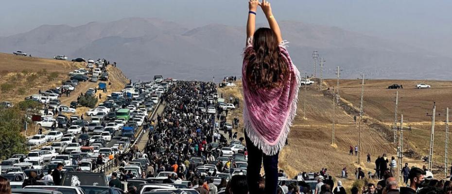  Iranians mark 2nd anniversary of Woman, Life, Freedom movement 