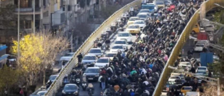 فعالین دانشجویی با انتشار فراخوانهایی خواستار قیام سراسری شدند