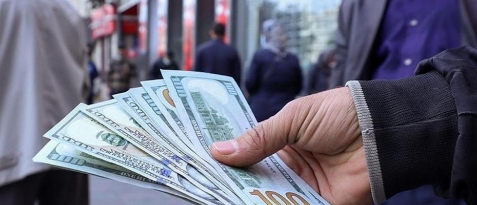 بهای دلار به ١٢٢ هزار تومان رسید