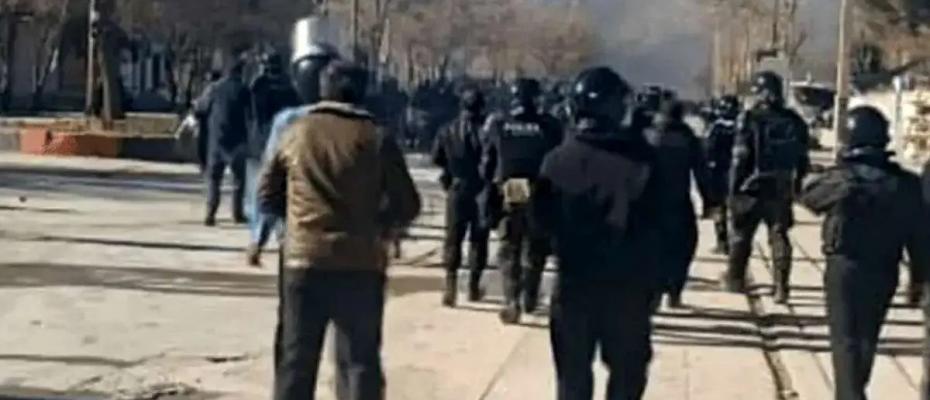 "هیچ‌کدام از معترضان ملکشاهی اسلحه گرم یا سرد همراه‌ نداشته‌اند"