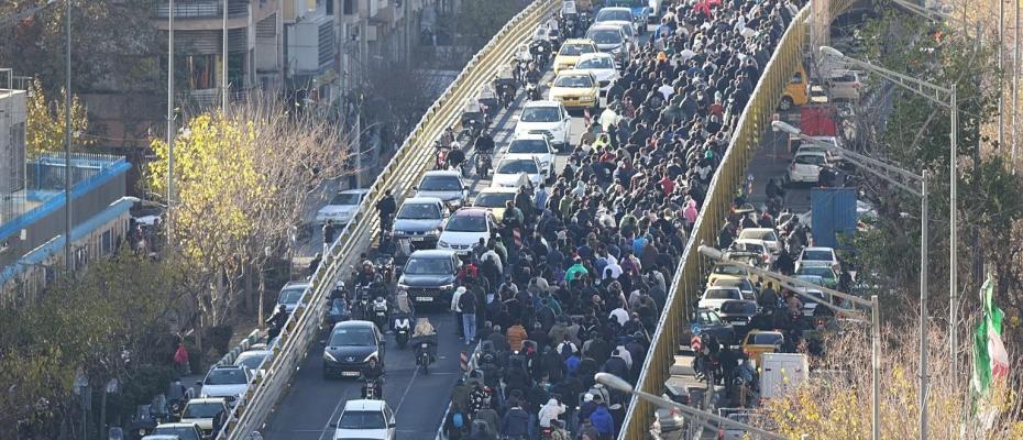 حمایت‌های بین‌المللی از اعتراضات کردستان و ایران ادامه دارد