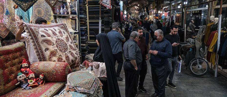 بازرگانانی ئێران لە جیهان دادەبڕێن؛ تەنیا ٢٠ خولەک ڕێگە بە بەکارهێنانی ئینتەرنێت دەدرێت