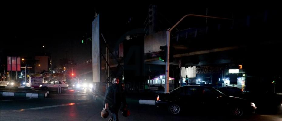 برق مناطقی از تهران و کرج در پی حملات هوایی قطع شد