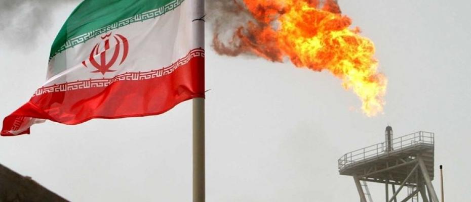 جمهوری اسلامی روزانه بیش از یک میلیون بشکه نفت صادر می‌کند