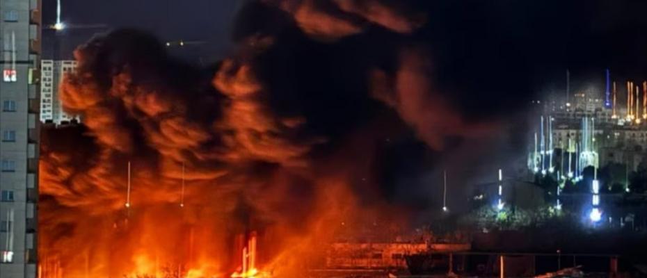 اواخر روز شنبه، هشتم فروردین ماه، تهران شاهد حملات گسترده‌ هوایی در مناطق وسیعی از پایتخت بود.