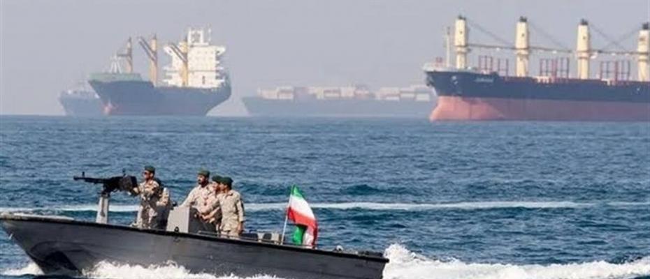 سپاه تروریستی پاسداران اعلام کرد تنگه هرمز بسته شد