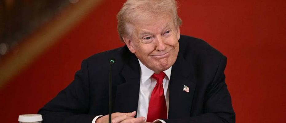 ترەمپ: بەڕێژەی 90% موجتەبا خامنەیی لە ژیاندا نەماوە